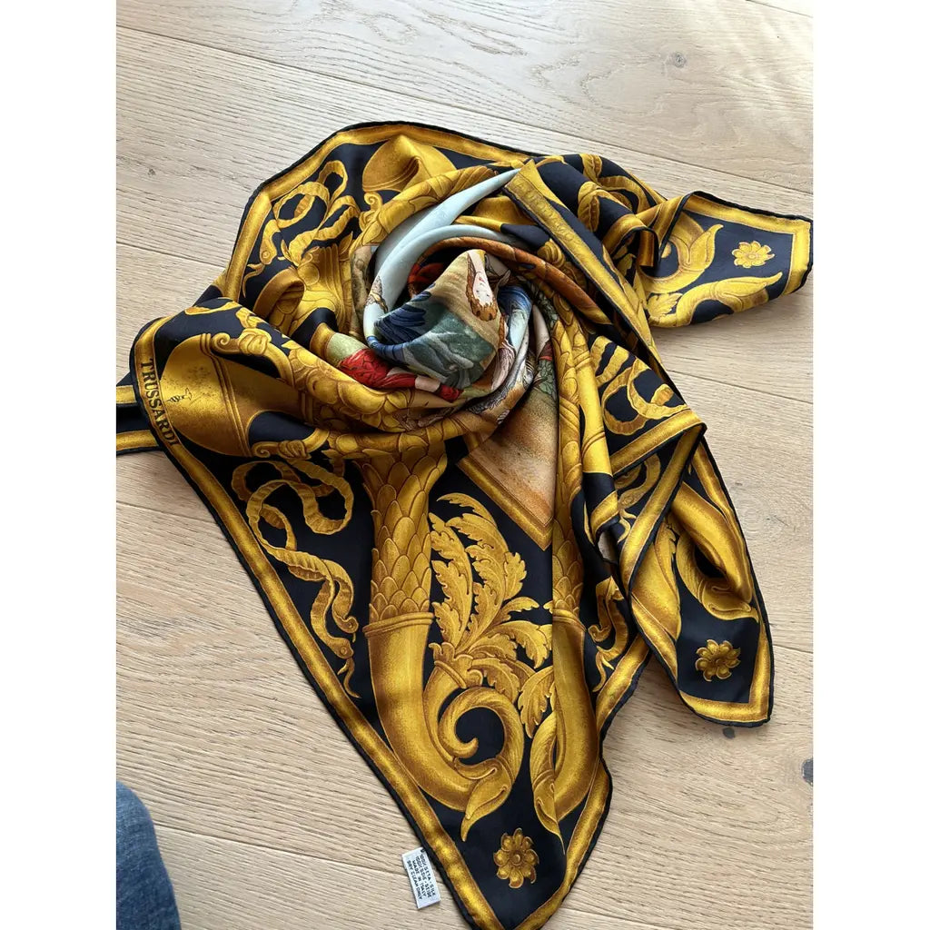 ** Foulard In Seta Trussardi Omaggio A Mantegna