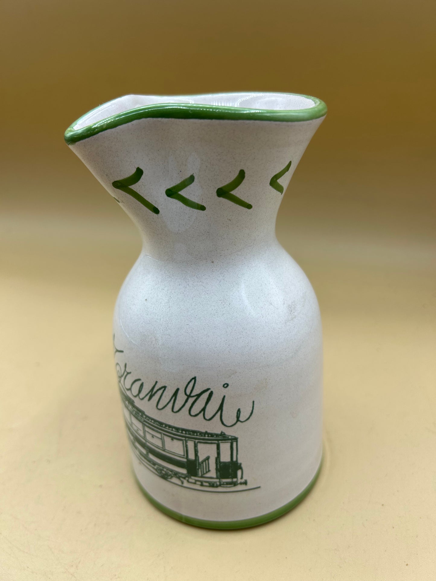 Brocca in ceramica Tramvai Torretti Deruta dipinta a mano bottiglia per acqua o vino con disegno di tram