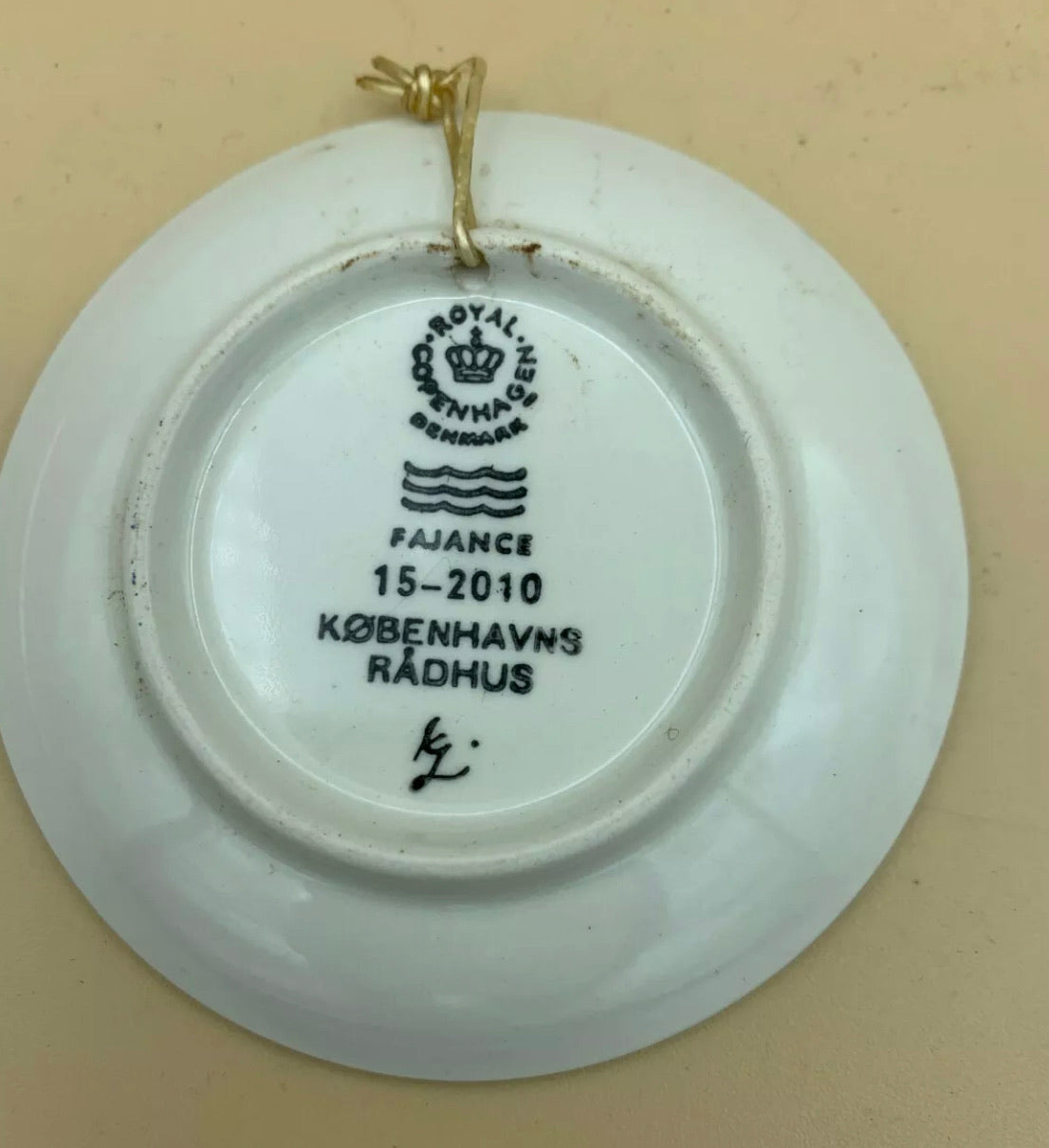 Royal Copenhagen Fajance plate 1-2010 Rosenborg Denmark collection