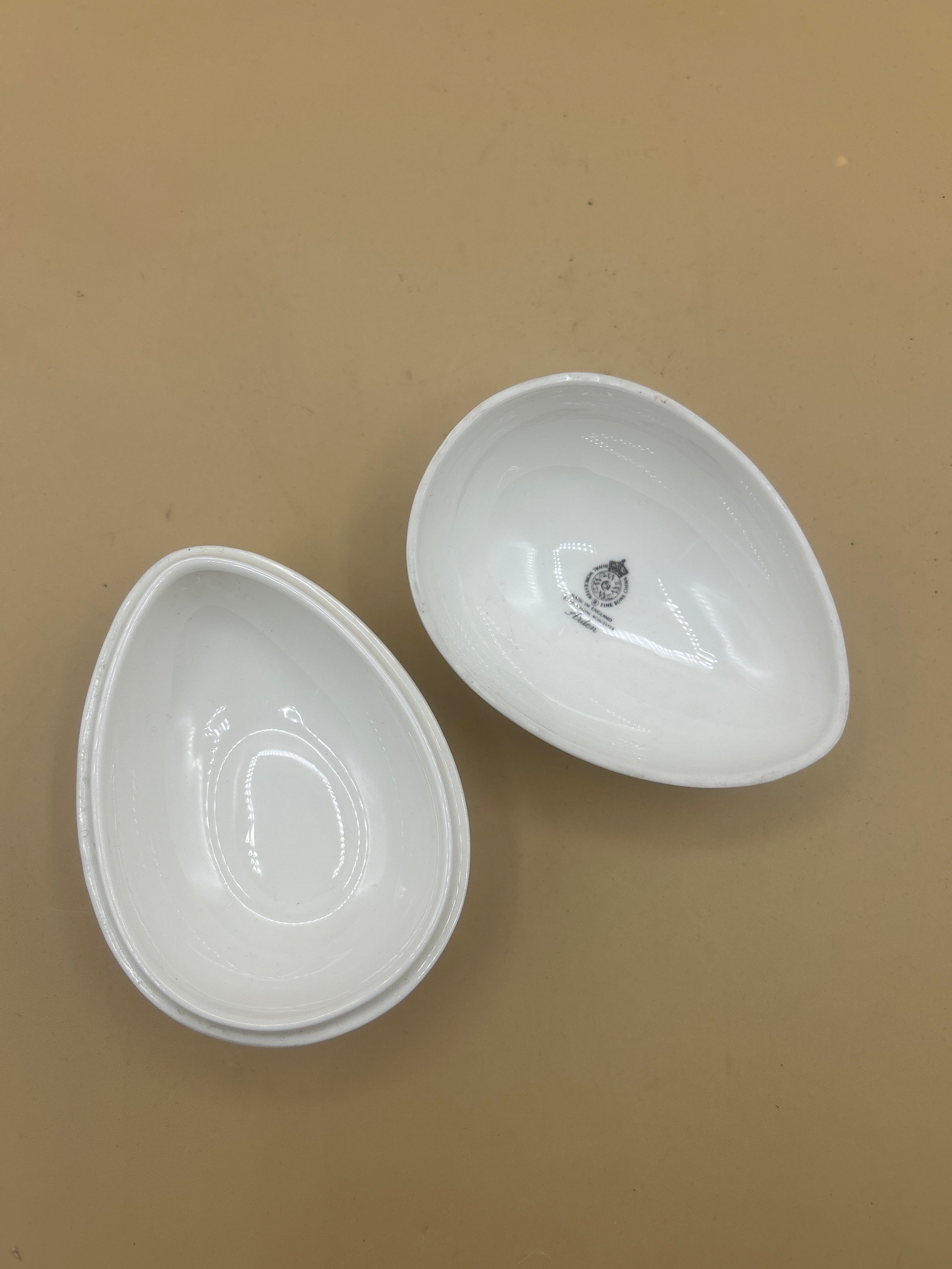 Scatolina A Uovo In Porcellana Royal Worcester Arden