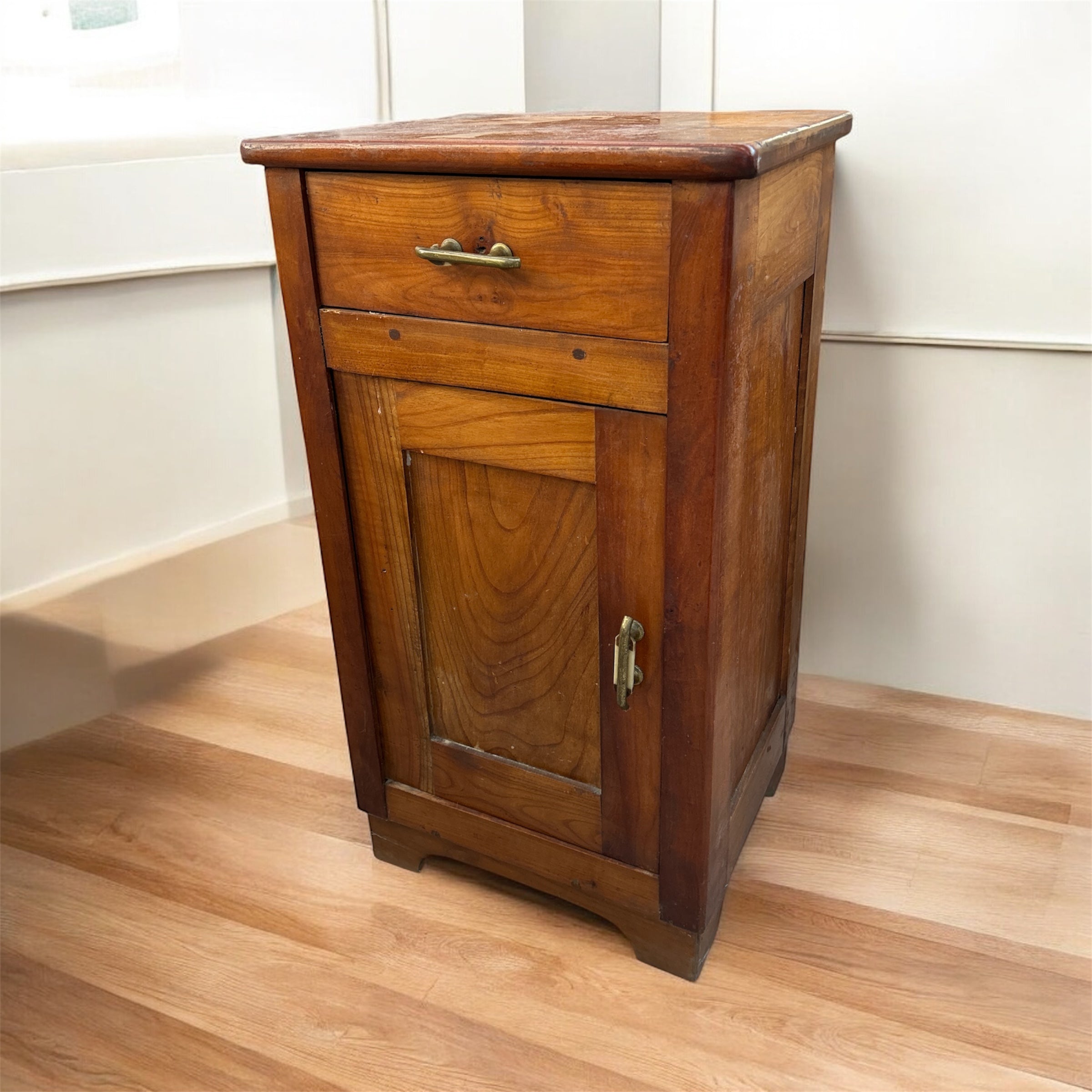 Comodino Legno antico in ciliegio