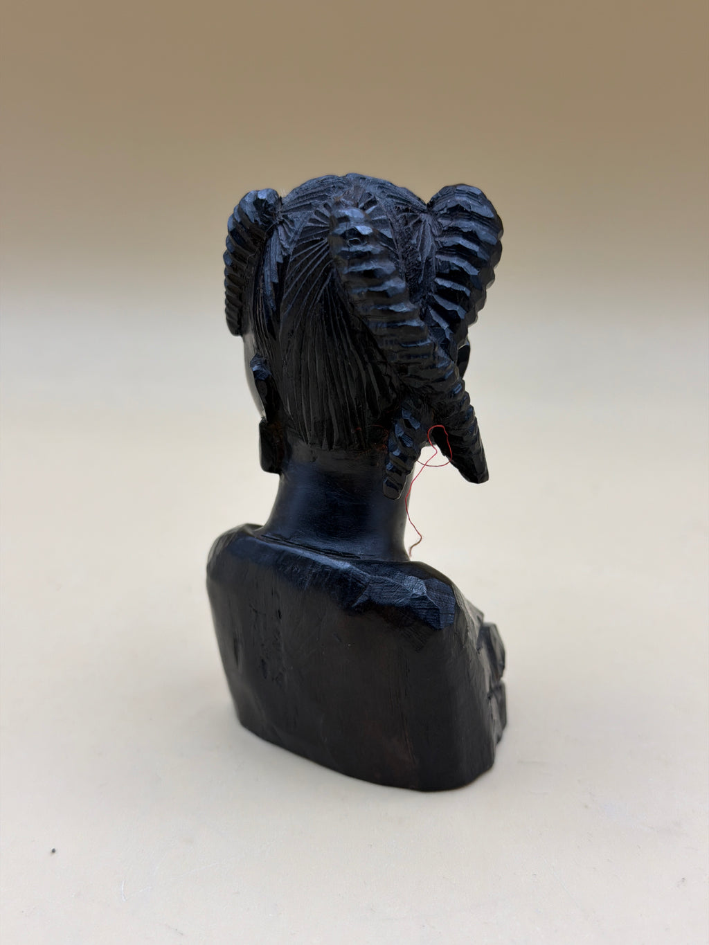 Busto Etnico In Ebano