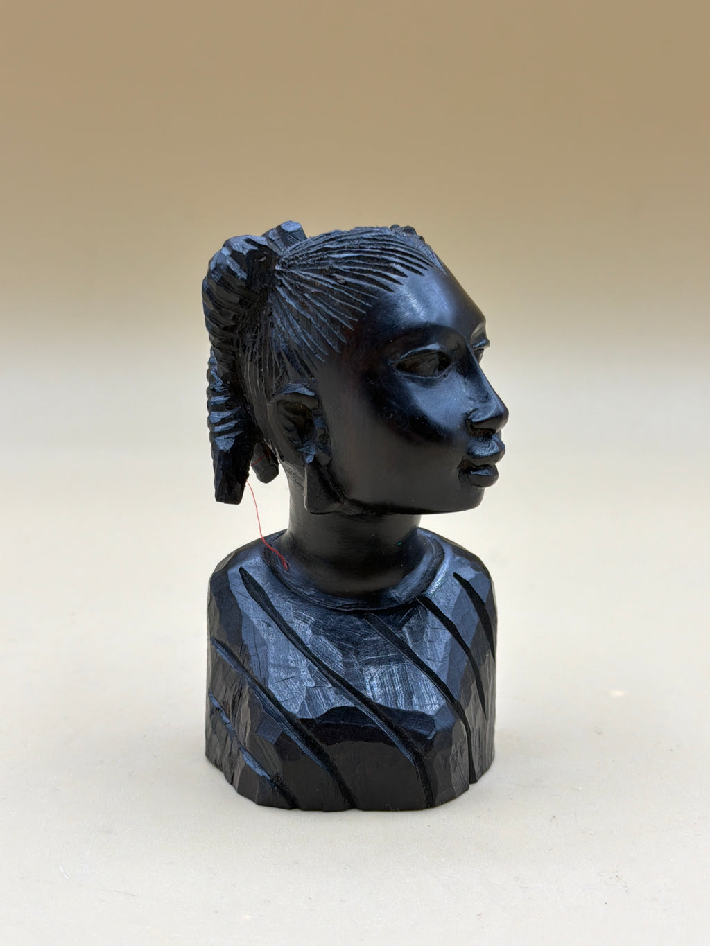 Busto Etnico In Ebano
