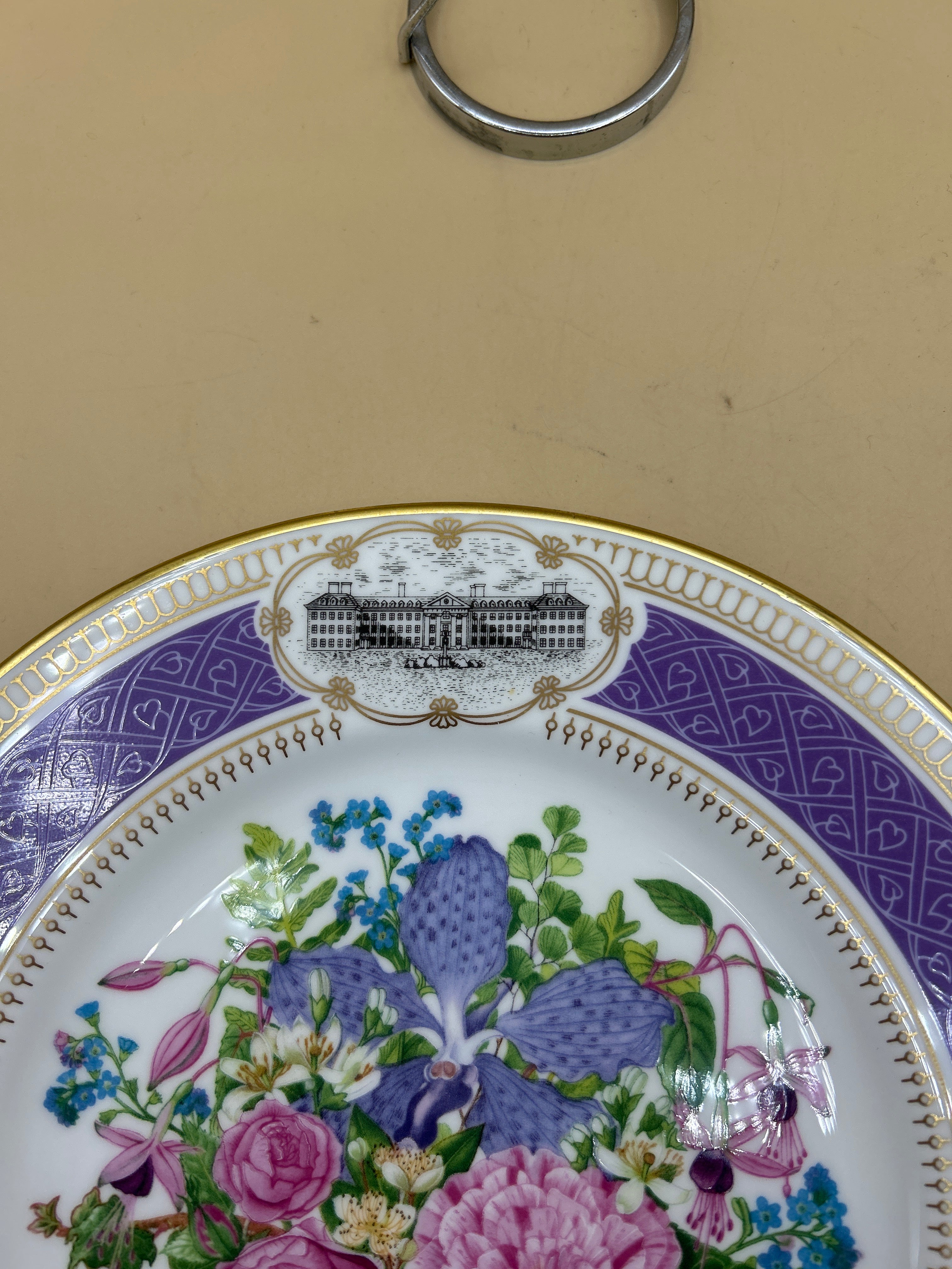 Piatto Da Collezione Della Royal Horticultural Society - The 1990 Chelsea Flower Show Plate Victorian Bouquet By Royal Albert