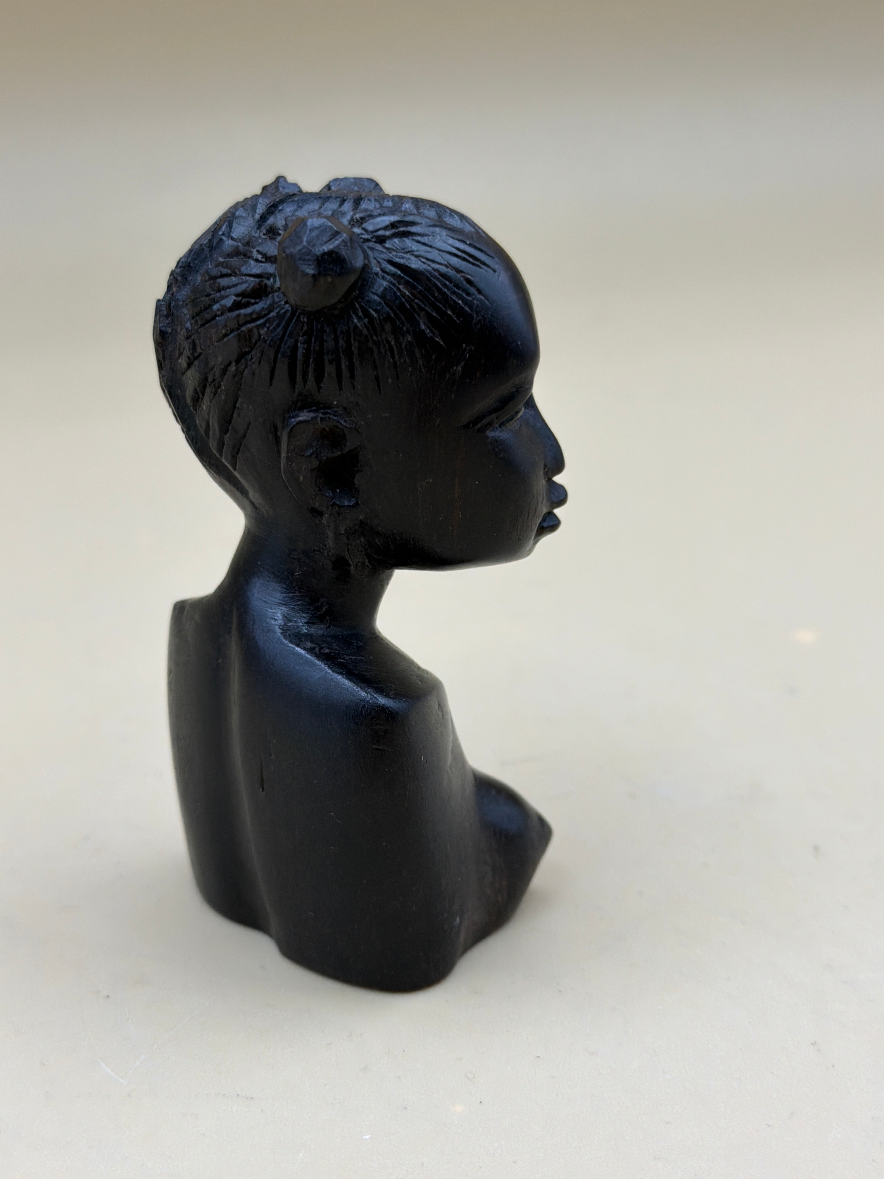 Busto Etnico Piccolo In Ebano