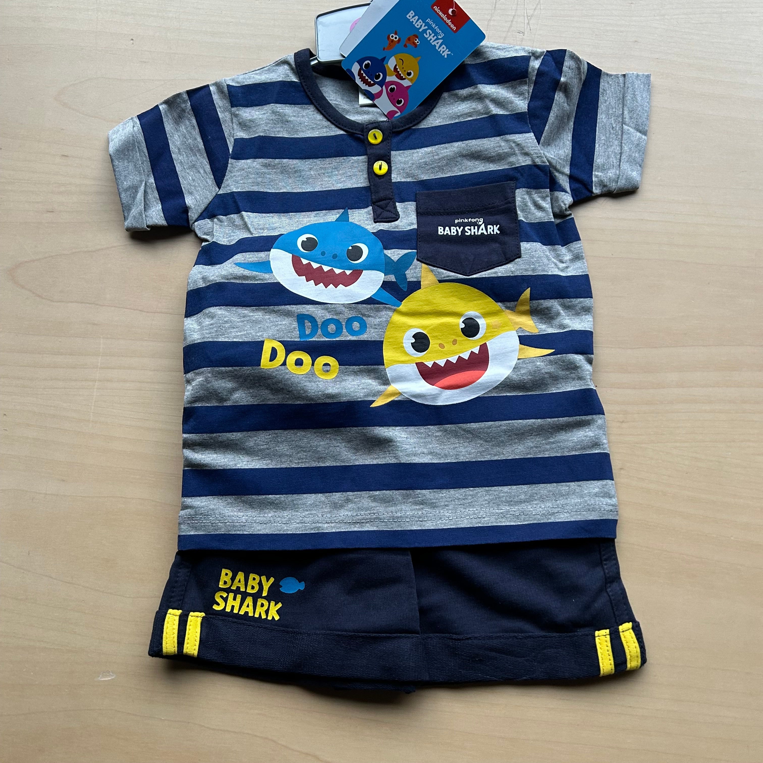 Completo Due Pezzi Polo E Shorts Nuovi Bimbo Baby Shark 36 Mesi