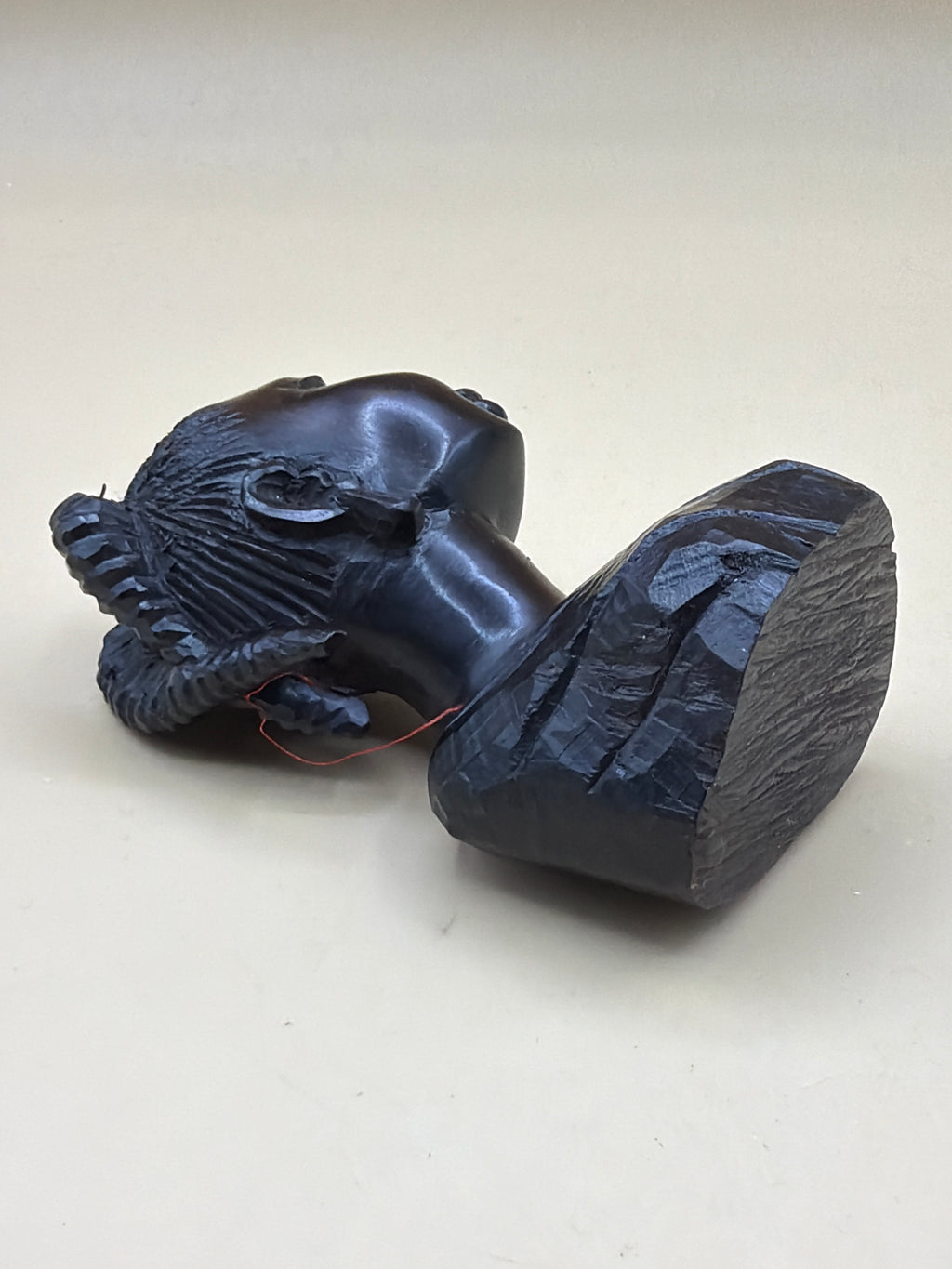 Busto Etnico In Ebano