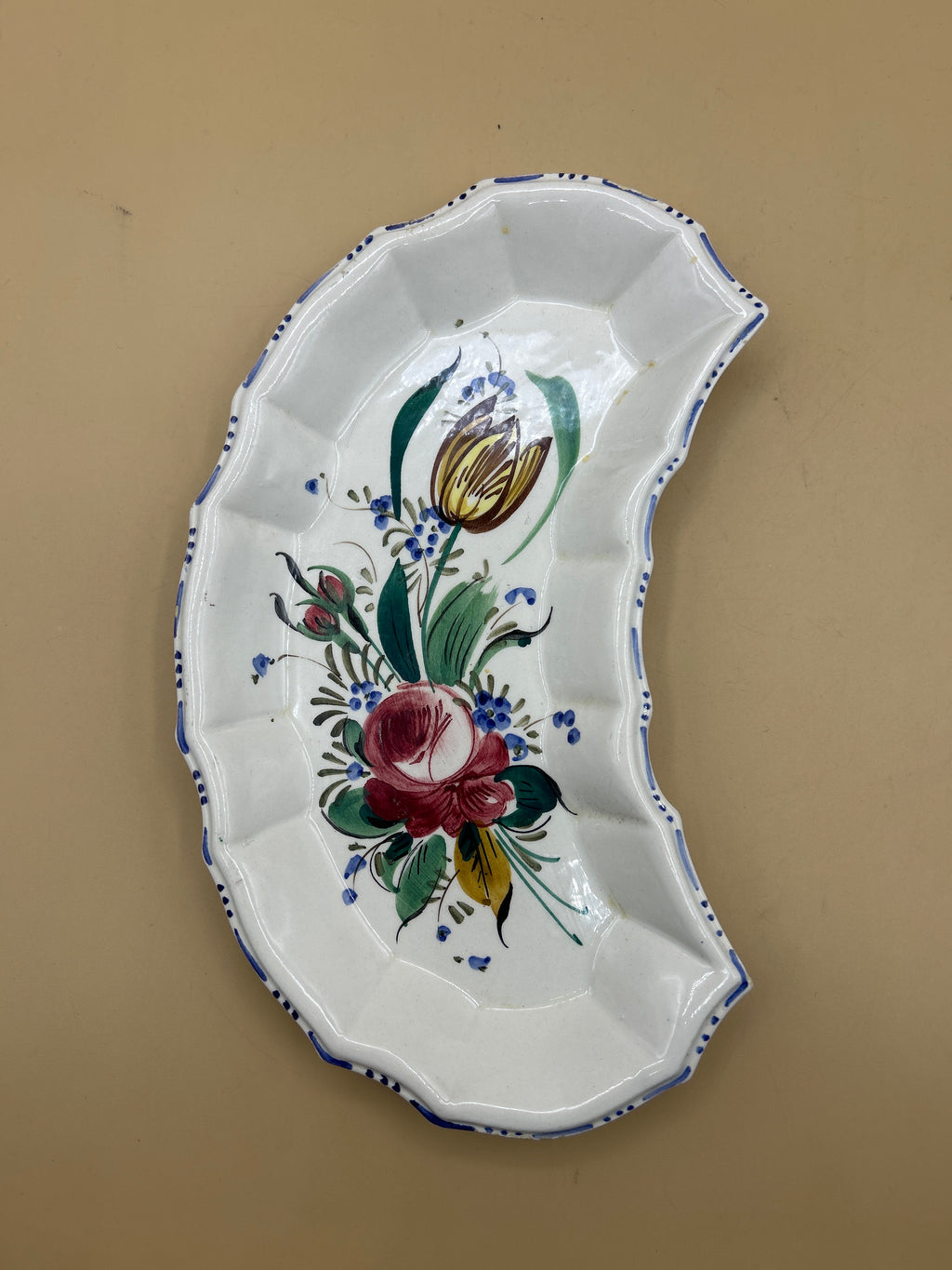 Piatto Mezzaluna Bassano Dipinto A Mano Con Fiori