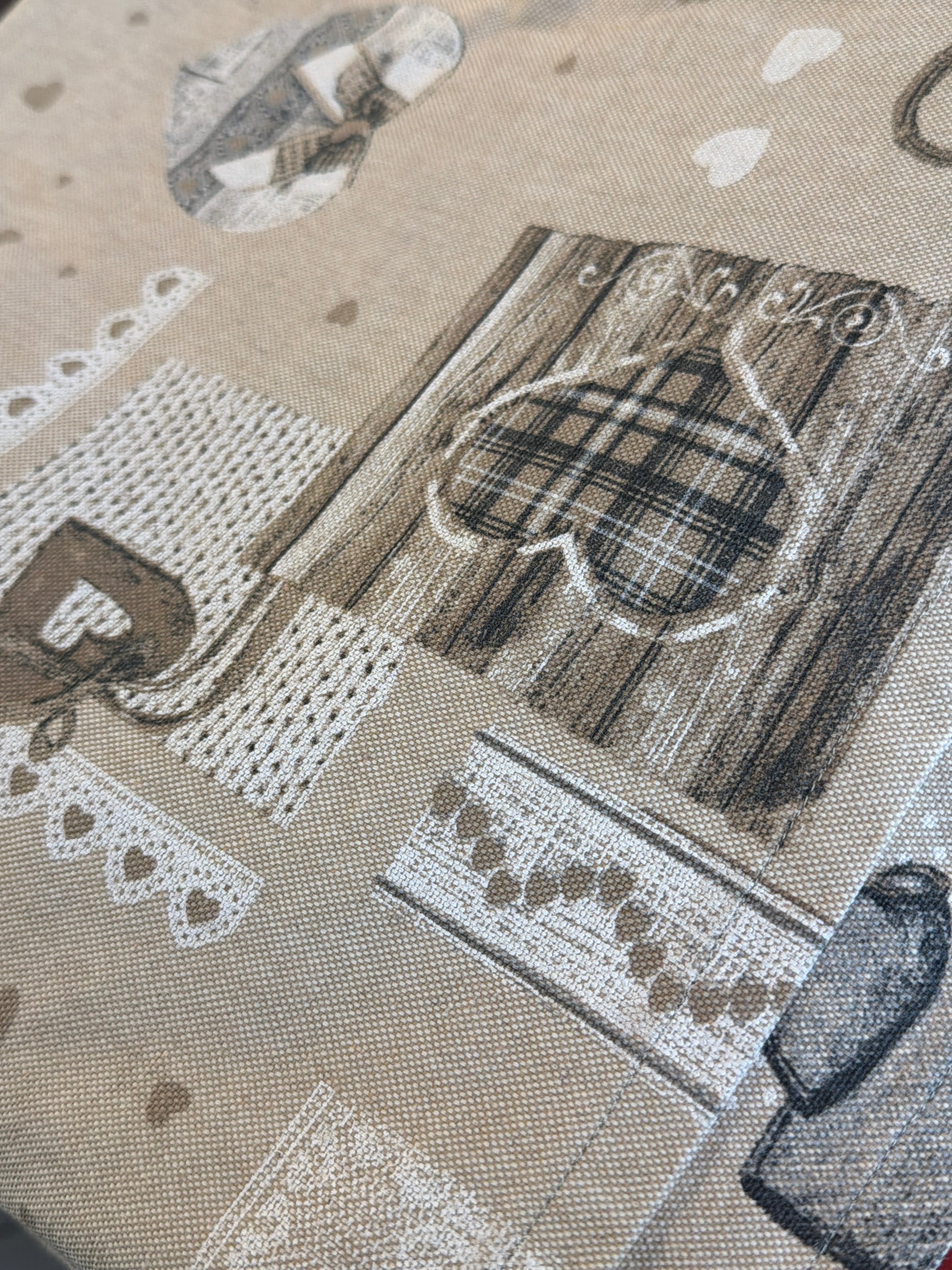 Tovaglia Coprimacchia Beige Cuori 130x130