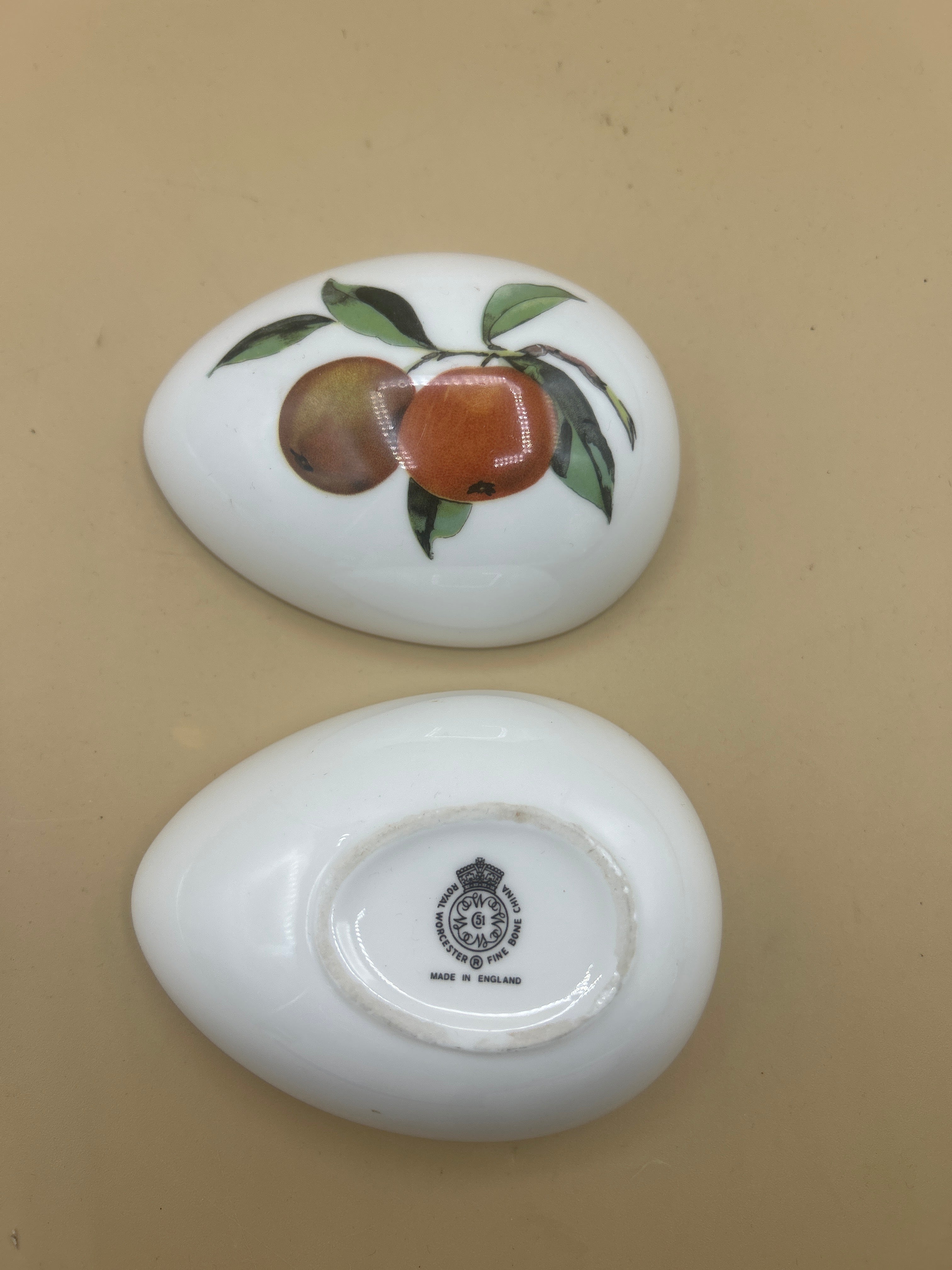 Scatolina A Uovo In Porcellana Royal Worcester Arden