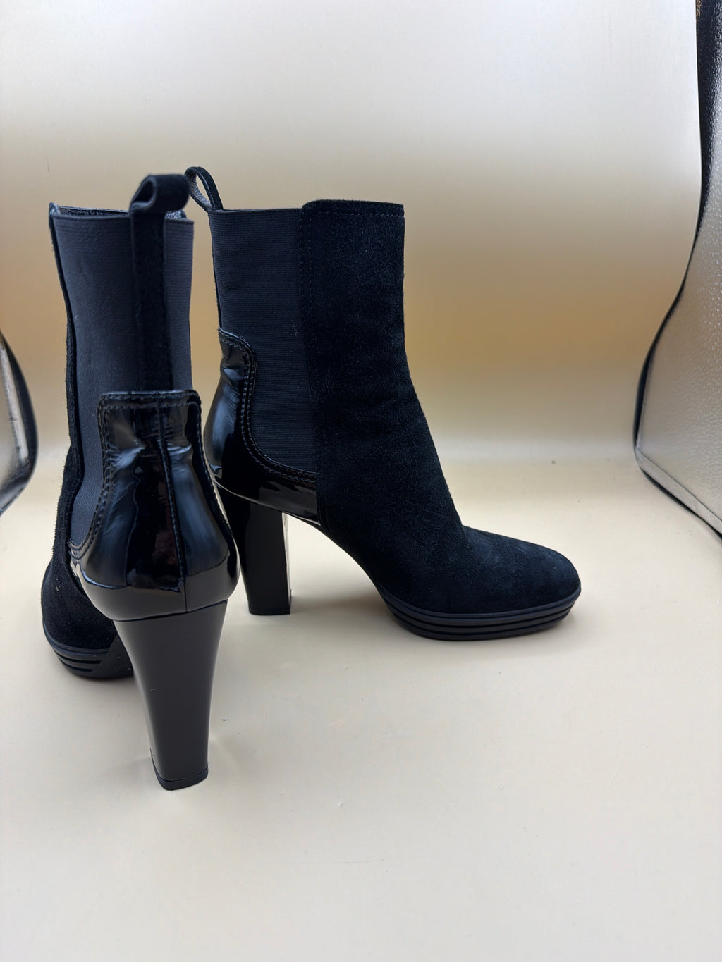 Stivaletto Hogan 36 1/2 Neri Scamosciati