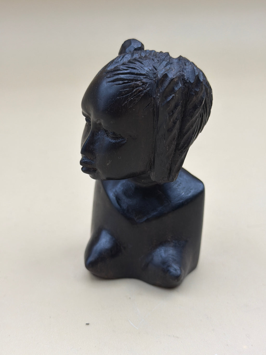 Busto Etnico Piccolo In Ebano