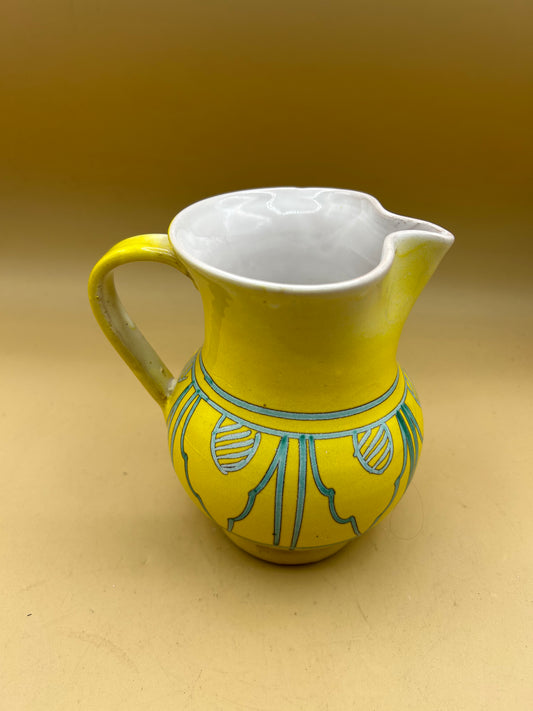 Handbemalter gelber Keramikkrug