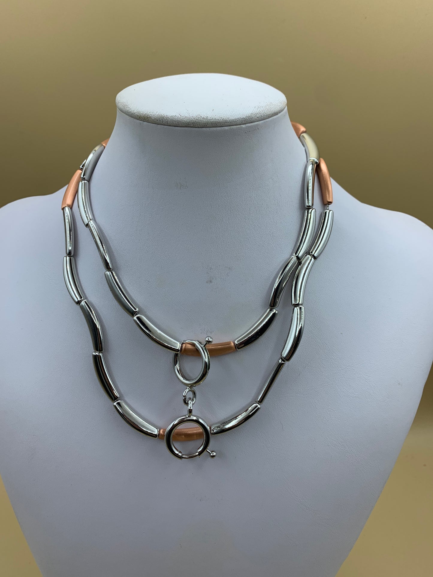 Two-tone steel necklace with snap hooks