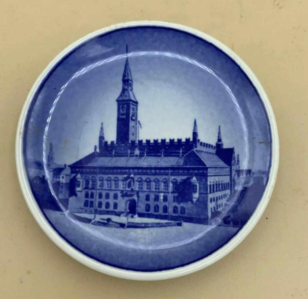 Teller Royal Copenhagen Fajance 15-2010 KØBENHAVNS RÅDHUS Dänemark