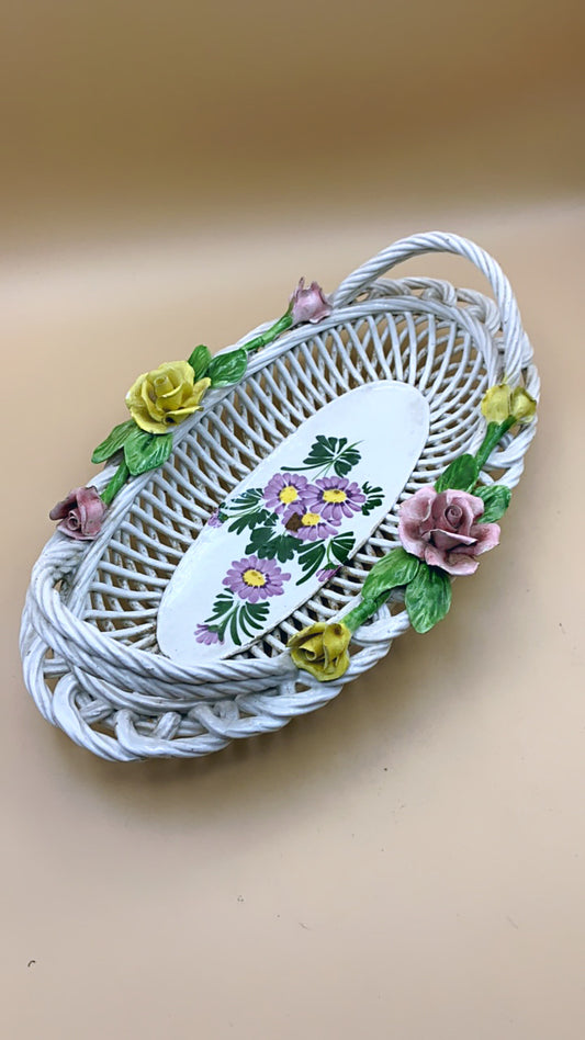 Perforated basket in painted ceramic