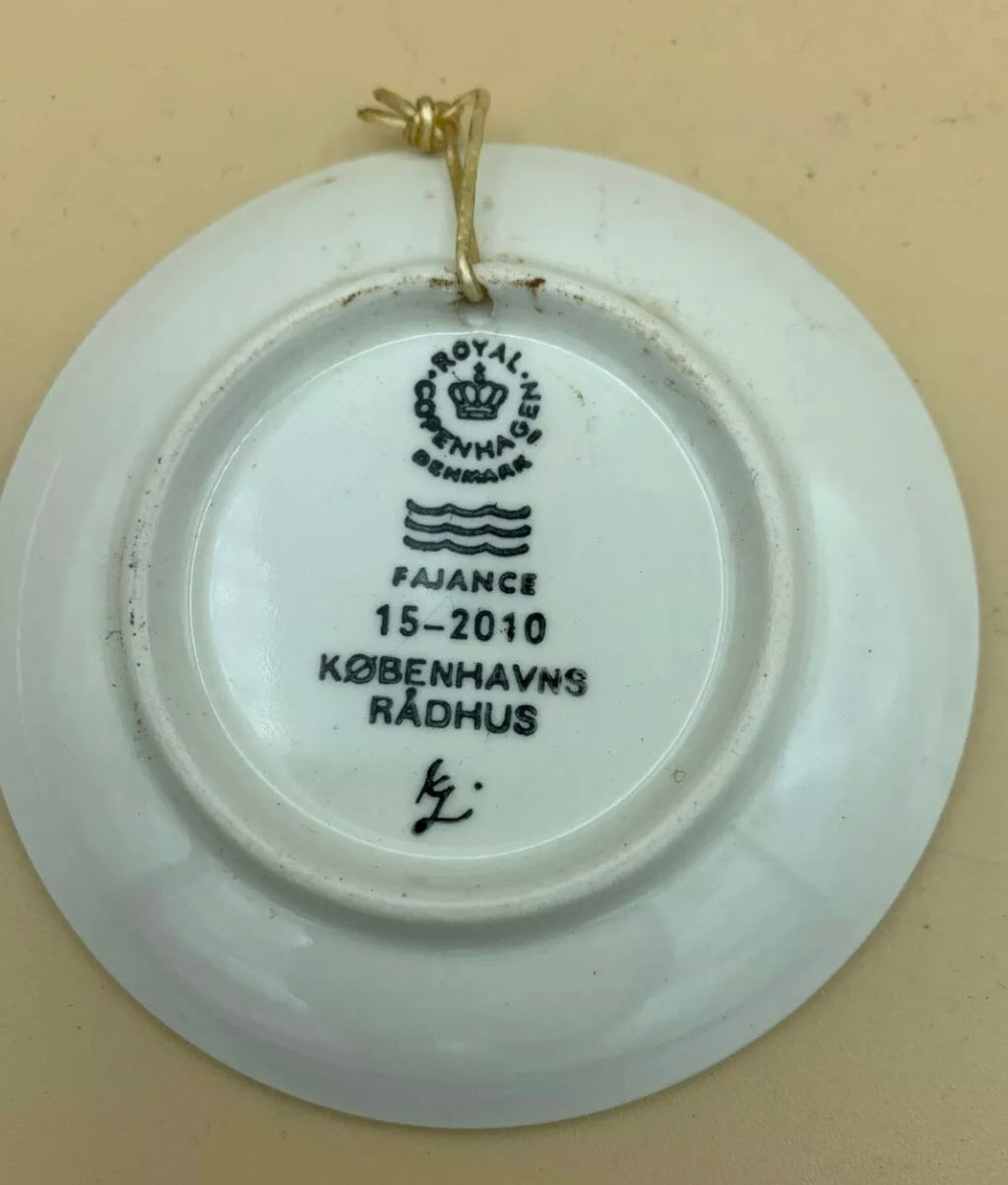 Teller Royal Copenhagen Fajance 15-2010 KØBENHAVNS RÅDHUS Dänemark