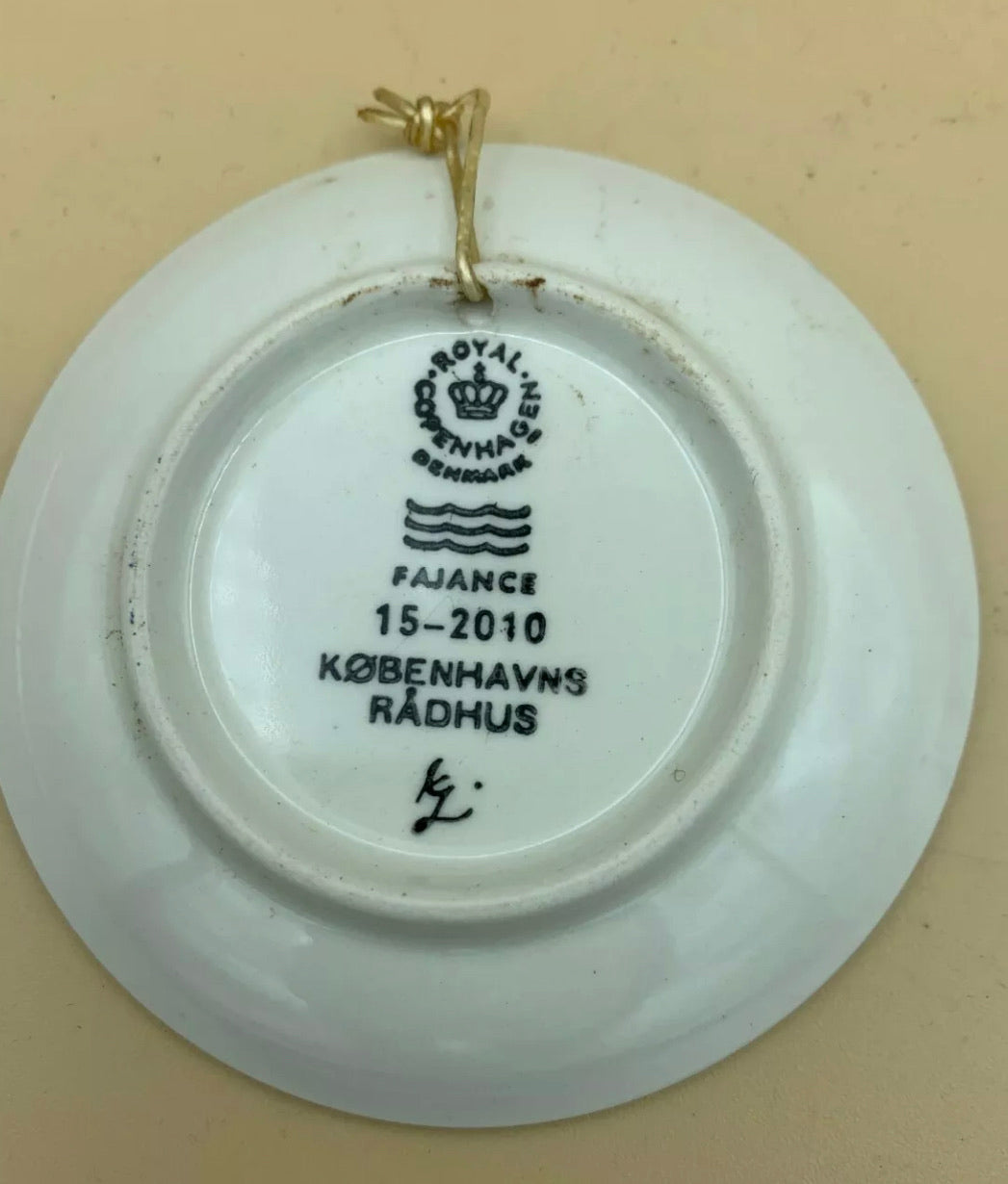 Teller Royal Copenhagen Fajance 15-2010 KØBENHAVNS RÅDHUS Dänemark