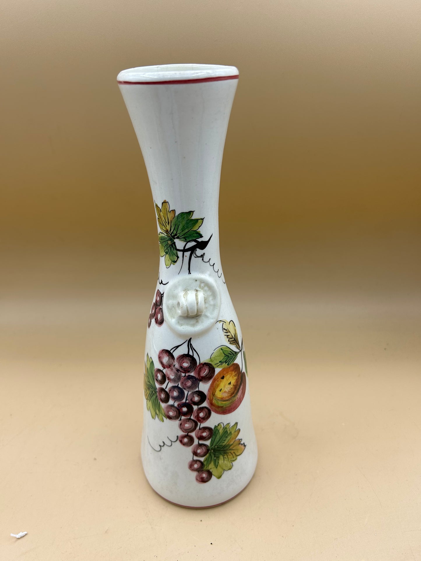 Alte handbemalte Weinflasche aus Bassano-Keramik