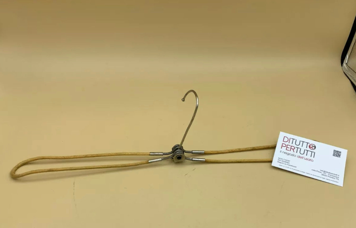 Antique iron wire coat hanger wire hanger schutzmarke – Dituttopertutti  Mercatino dell'Usato